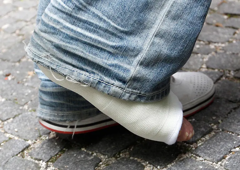 2010-05-17T110004Z-01-REH03-RTRMDNP-3-SOCCER-WORLD-GERMANY-BALLACK-JPG9006844947608859609