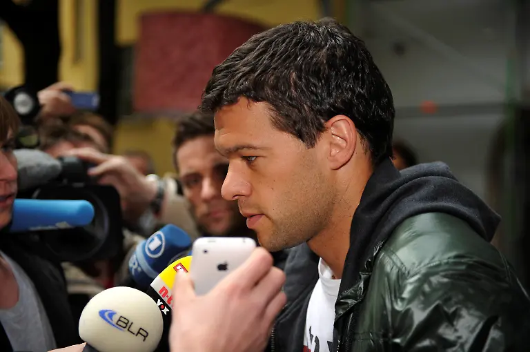 2r1p0125-jpg1855278765076784326