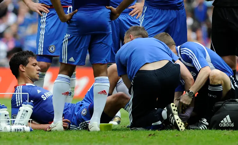 2010-05-15T145311Z-01-WEM104-RTRMDNP-3-SOCCER-ENGLAND-CUP-JPG6070536626462993871