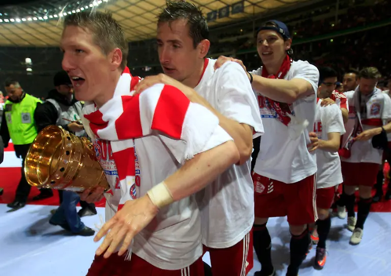 2010-05-15T210132Z-01-BER294-RTRMDNP-3-SOCCER-GERMANY-JPG991397263575769260