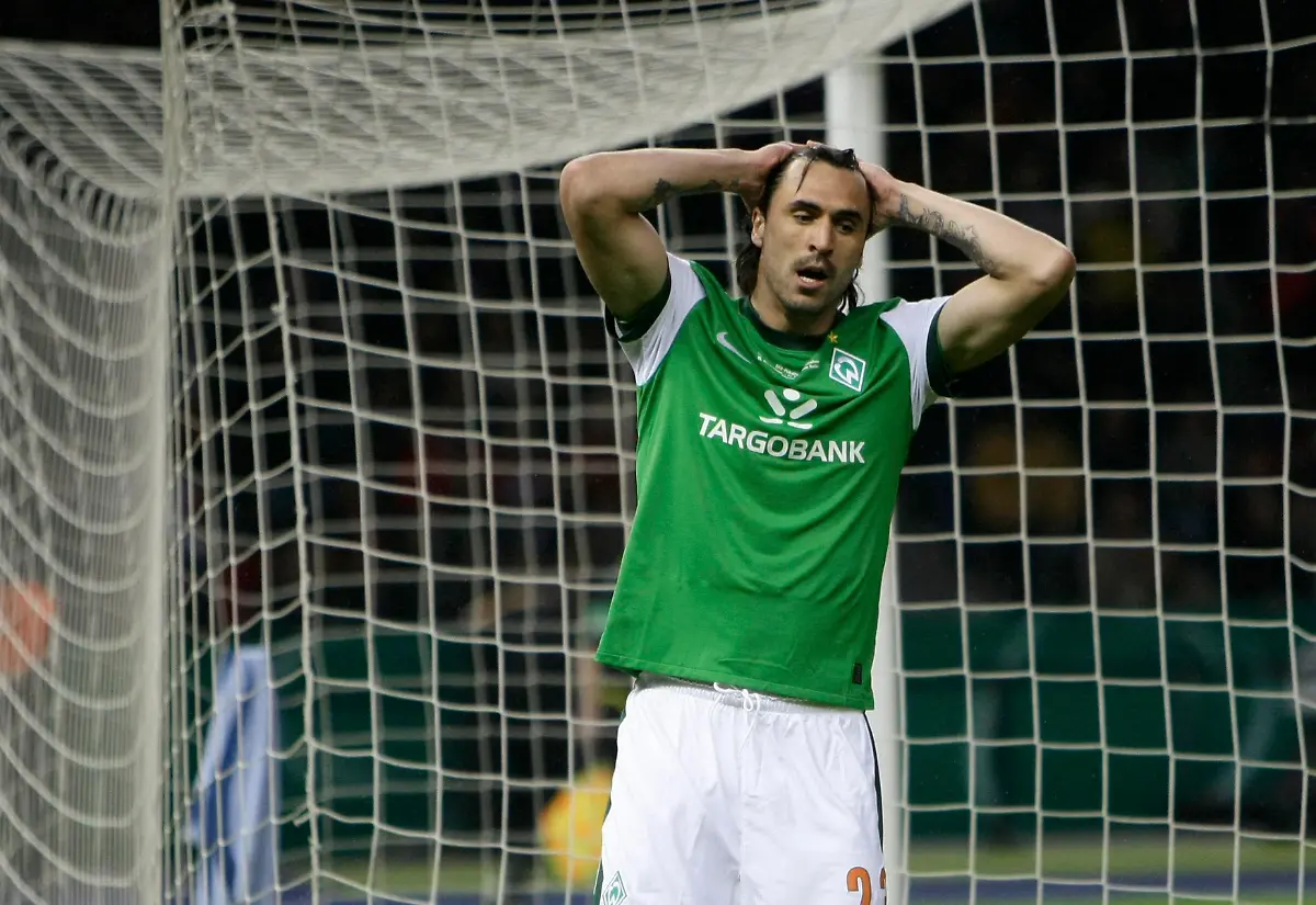 2010-05-15T195546Z-01-BER628-RTRMDNP-3-SOCCER-GERMANY-JPG8108514409995138612