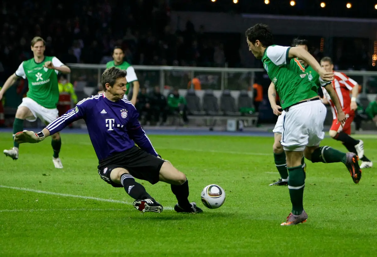 2010-05-15T194347Z-01-BER623-RTRMDNP-3-SOCCER-GERMANY-JPG4054957086467468080