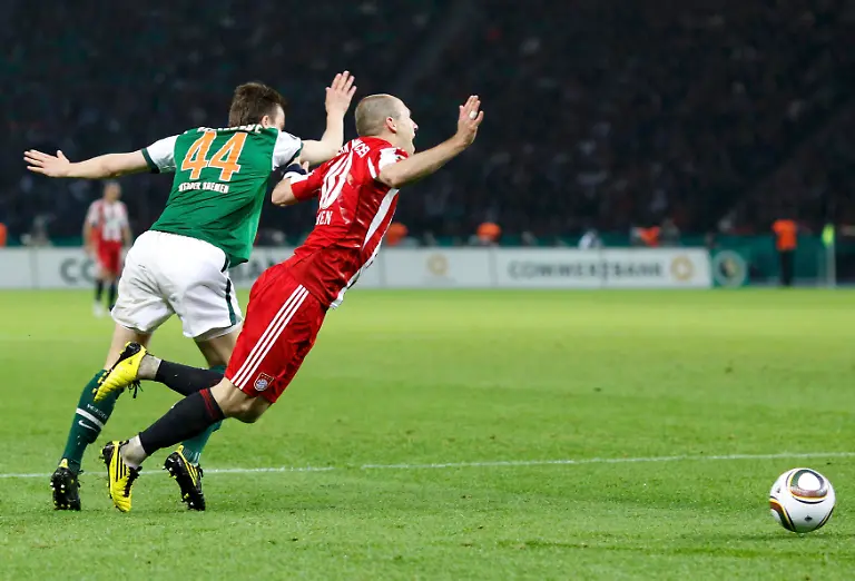 2010-05-15T191917Z-01-BER235-RTRMDNP-3-SOCCER-GERMANY-JPG9112957981340831816