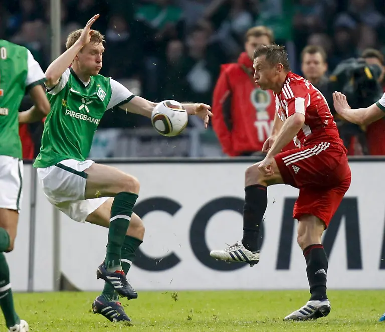 2010-05-15T185722Z-01-BER226-RTRMDNP-3-SOCCER-GERMANY-JPG4867892862843171641