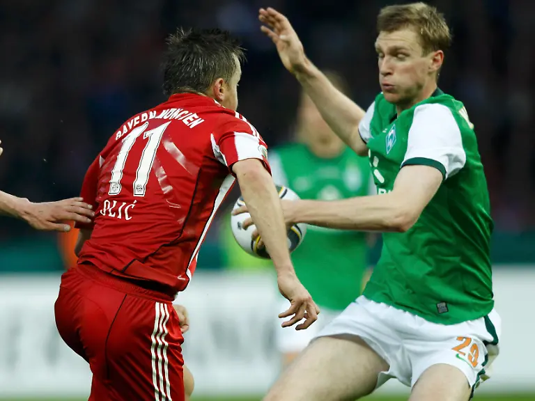 2010-05-15T185312Z-01-BER220-RTRMDNP-3-SOCCER-GERMANY-JPG7676019786684481298