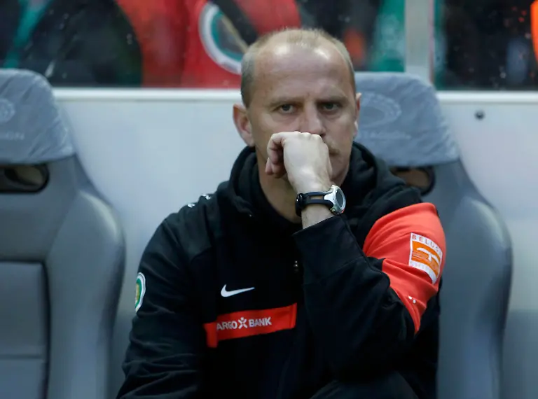 2010-05-15T193631Z-01-BER619-RTRMDNP-3-SOCCER-GERMANY-JPG6686483965143983820