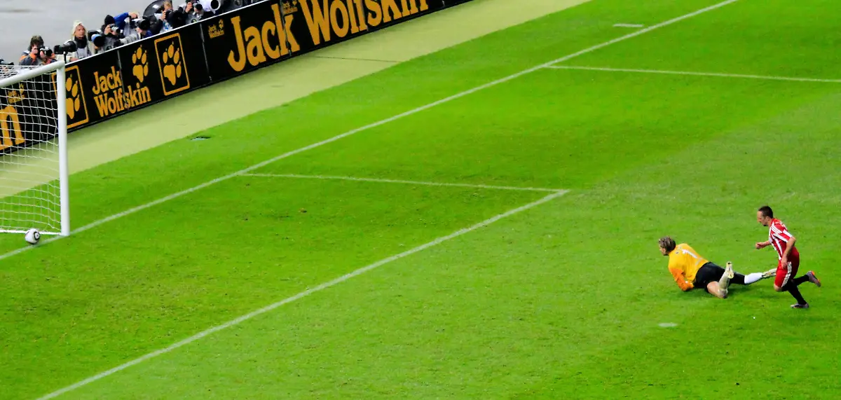 2010-05-15T193739Z-01-BER251-RTRMDNP-3-SOCCER-GERMANY-JPG2168837830691471284