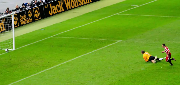 2010-05-15T193739Z-01-BER251-RTRMDNP-3-SOCCER-GERMANY-JPG2168837830691471284