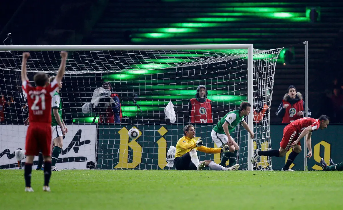 2010-05-15T195411Z-01-BER627-RTRMDNP-3-SOCCER-GERMANY-JPG3276636137664695448