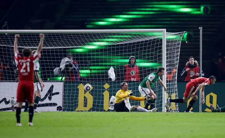 2010-05-15T195411Z-01-BER627-RTRMDNP-3-SOCCER-GERMANY-JPG3276636137664695448