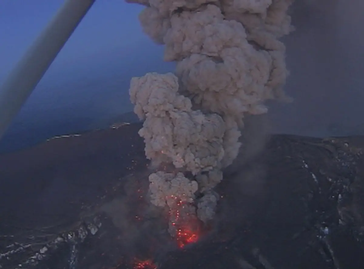 Iceland-Volcano-LON813-jpg8554703634371744069