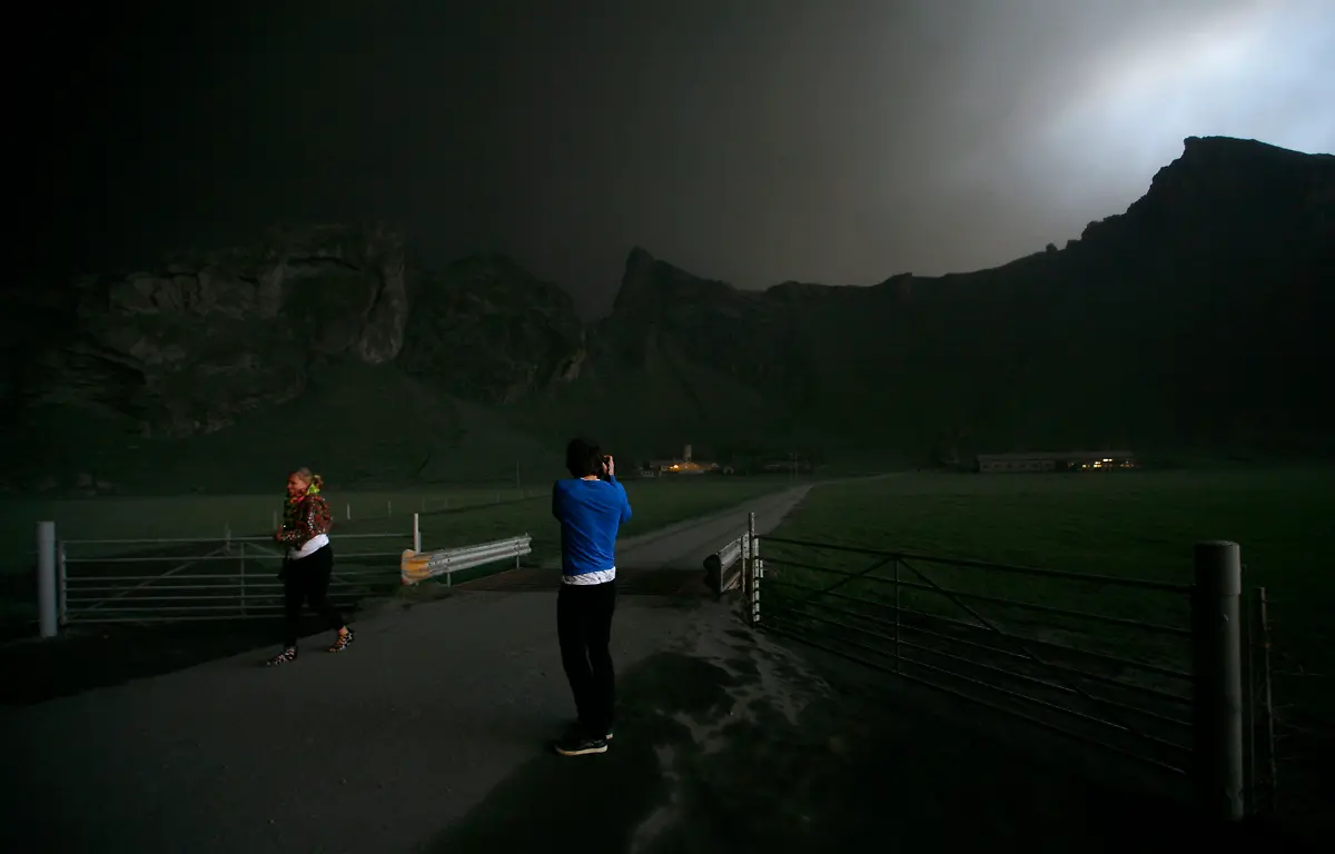 2010-05-14T014506Z-01-ICE759-RTRMDNP-3-ICELAND-JPG6042801134641161133