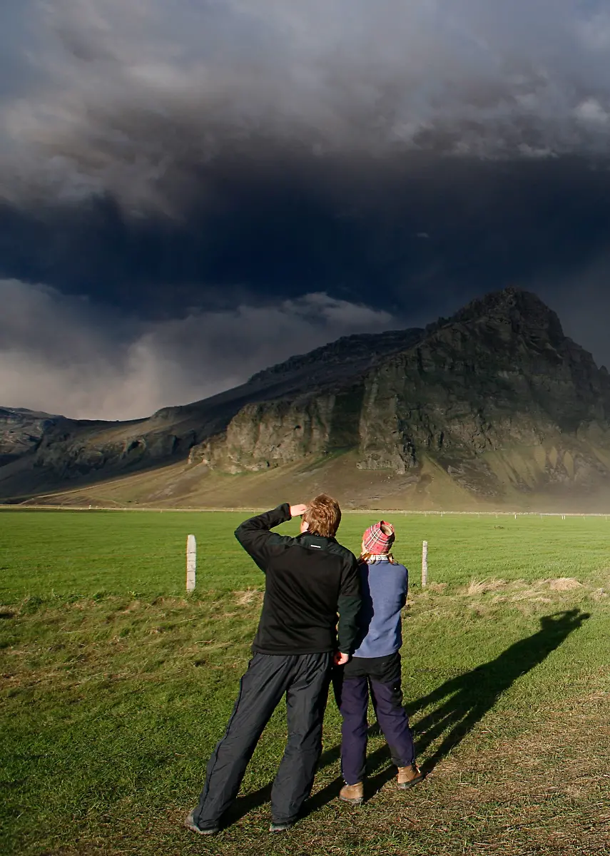 2010-05-13T221359Z-01-ICE750R-RTRMDNP-3-ICELAND-JPG5303709346640389612