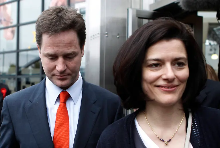 2010-05-07T074951Z-01-PNN26-RTRMDNP-3-BRITAIN-ELECTION-JPG761512031658403728