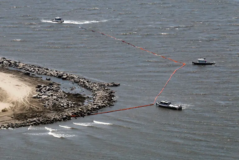 Gulf-Oil-Spill-LAAB119-jpg7563376667890272431