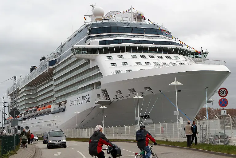 2qx03351-jpg7931772959460143376