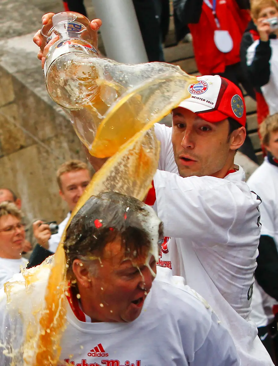 2010-05-08T174833Z-01-TPE24-RTRMDNP-3-SOCCER-GERMANY-JPG2826144699247545683