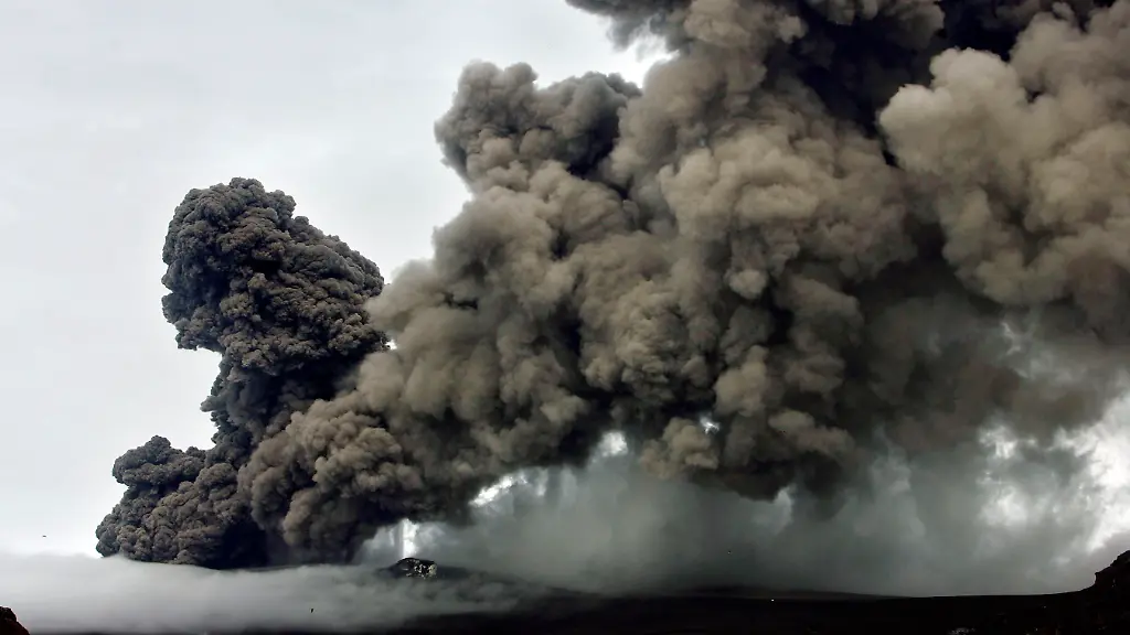 Iceland-Volcano-IBG108-jpg7128771857956637787