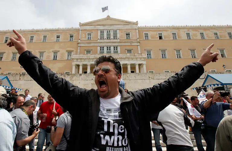 Greece-Financial-Crisis-ATH112-jpg1566360116448289592