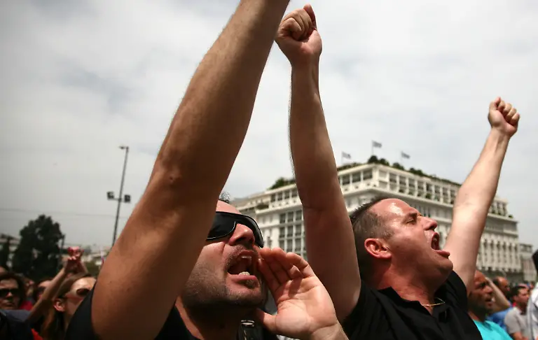 Greece-Financial-Crisis-ATH118-jpg5965986069510999903