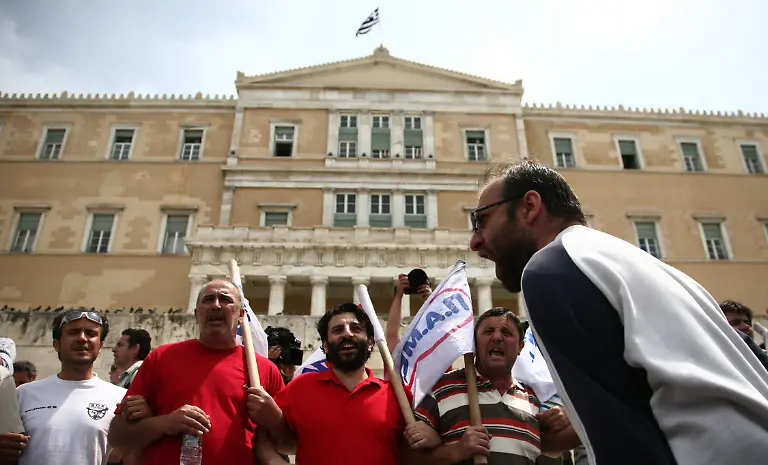 Greece-Financial-Crisis-ATH116-jpg4742186282239947233