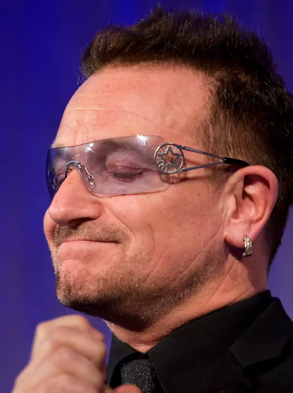 People-Bono-DCCO111-jpg7185363492454441996