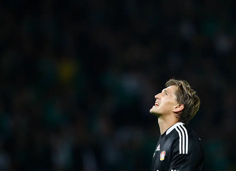 2010-05-04T104221Z-01-BER99-RTRMDNP-3-SOCCER-WORLD-GERMANY-ADLER-JPG1144881681881992583