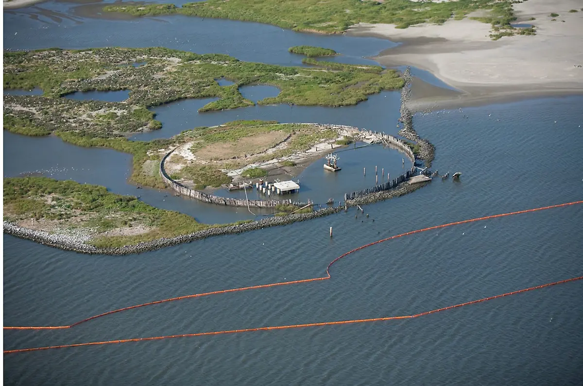 Gulf-Oil-Spill-NY110-jpg6094879650989446930