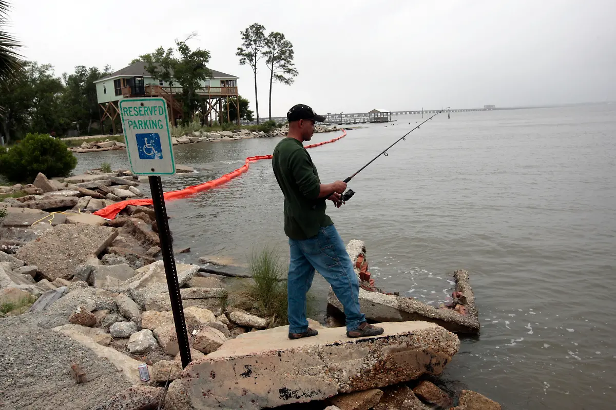 Gulf-Oil-Spill-MSDM115-jpg3944290550945511854