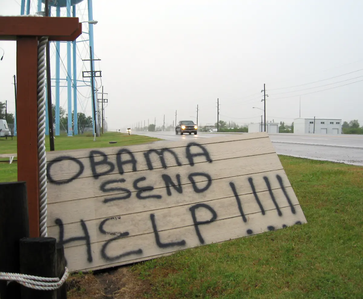 Obama-Juggling-Problems-WX101-jpg4914038688635904253