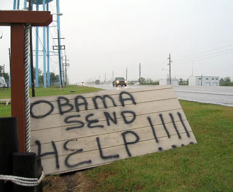 Obama-Juggling-Problems-WX101-jpg4914038688635904253