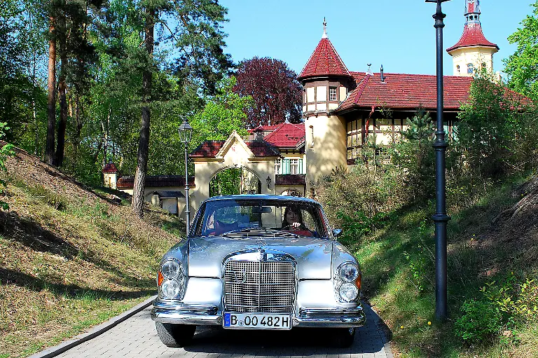 Oldtimer-Mercedes-280-SE-24-04-2009-17-13-51