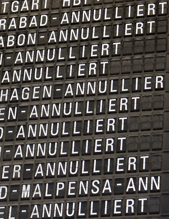 DEU-Luftverkehr-Vulkan-Ramsauer-FRA107-jpg7877068659347579632