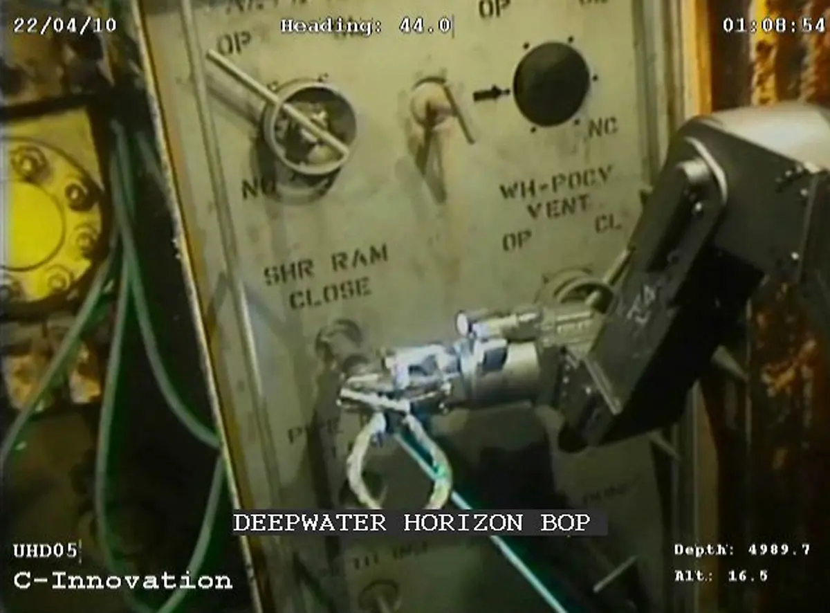 Louisiana-Oil-Rig-Explosion-NY120-jpg2875338233085607285