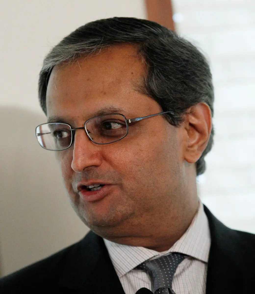 2010-04-26T182315Z-01-NYK326nb-RTRMDNP-3-USA-JPG2357391383643253360