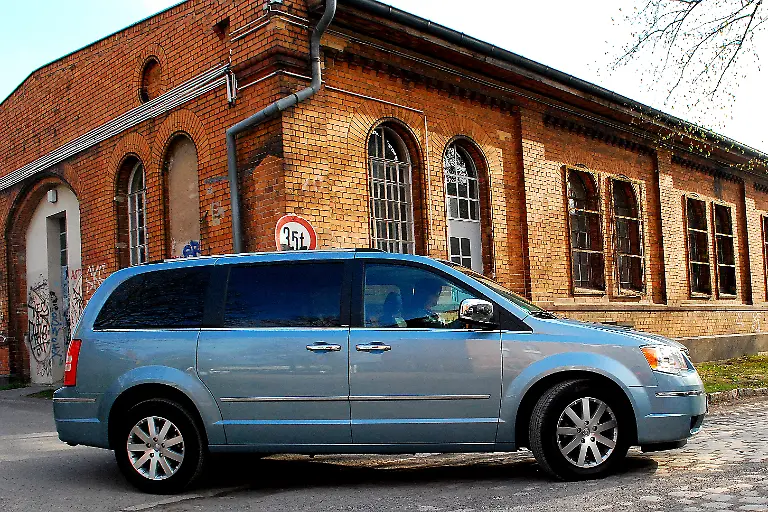 Chrysler-Grand-Voyager-16-04-2010-09-14-23