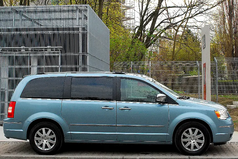 Chrysler-Grand-Voyager-16-04-2010-08-53-20