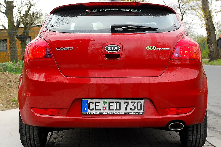 Kia-ProCeed-16-04-2010-08-43-27