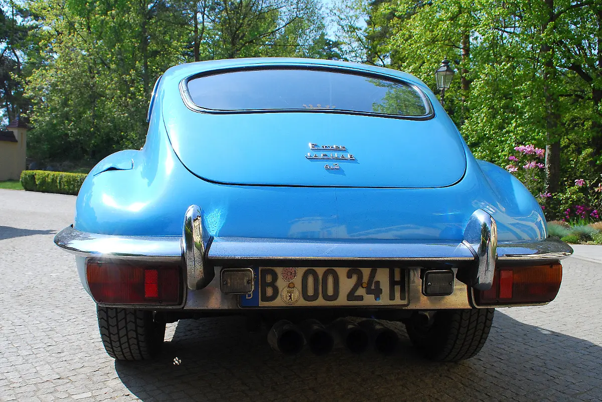 Oldtimer-Jaguar-E-Type-24-04-2009-16-19-55
