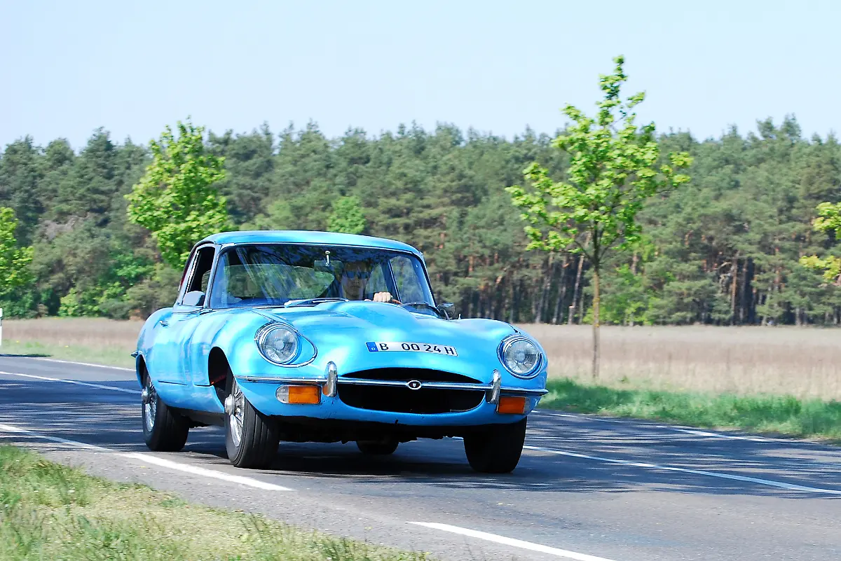 Oldtimer-Jaguar-E-Type-24-04-2009-15-53-2