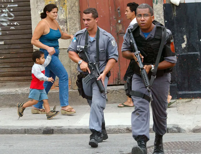 favela-rio-polizei