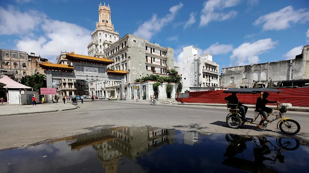 2010-04-19T205343Z-01-DBO08-RTRMDNP-3-CUBA-JPG3931165914743293990