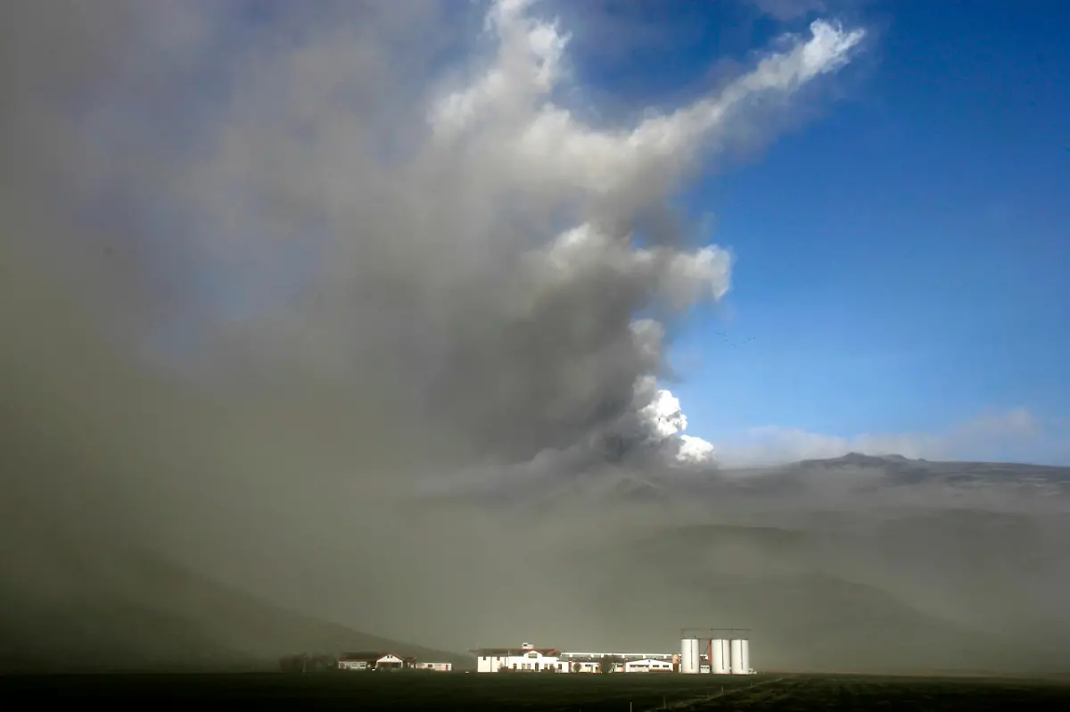 APTOPIX-Iceland-Volcano-LON119-jpg4026815652171589598