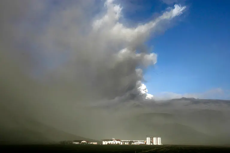 APTOPIX-Iceland-Volcano-LON119-jpg4026815652171589598