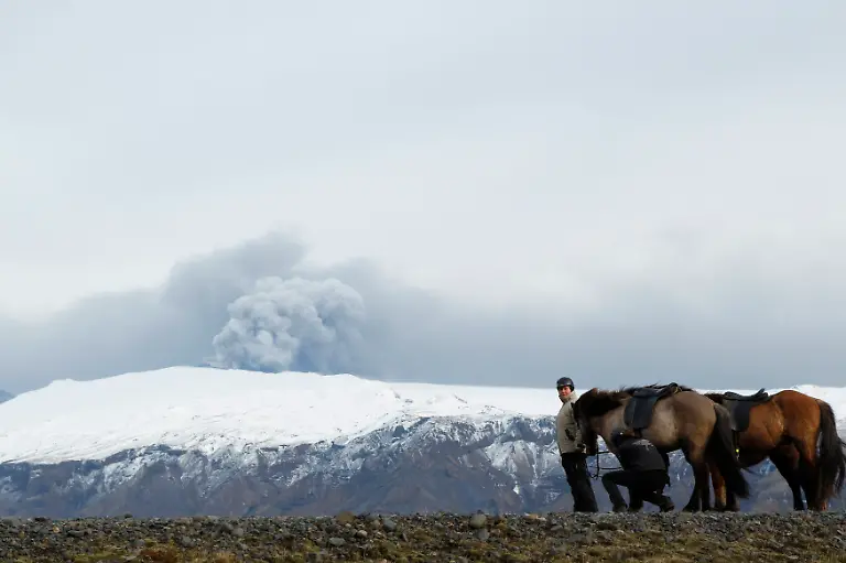 2010-04-20T042936Z-01-ICE927-RTRMDNP-3-EUROPE-AIR-JPG9195971101143521015