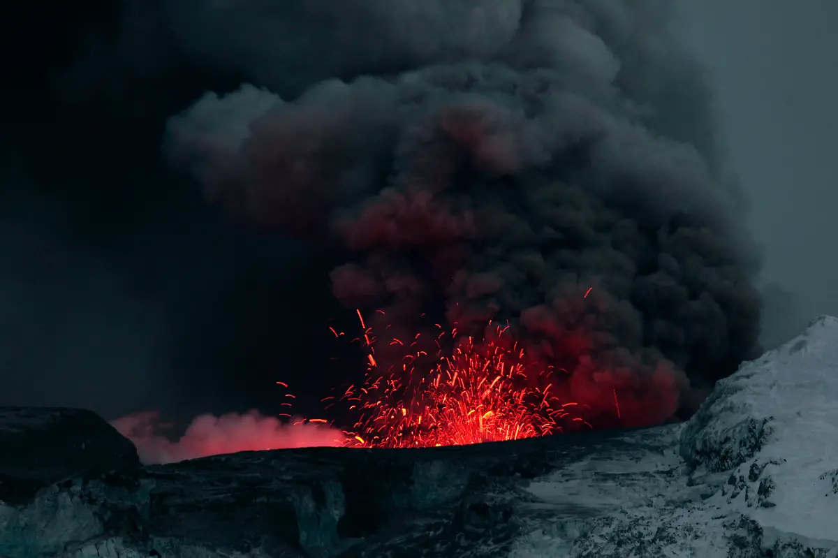 2010-04-20T034926Z-01-ICE920-RTRMDNP-3-EUROPE-AIR-JPG371680422597031311