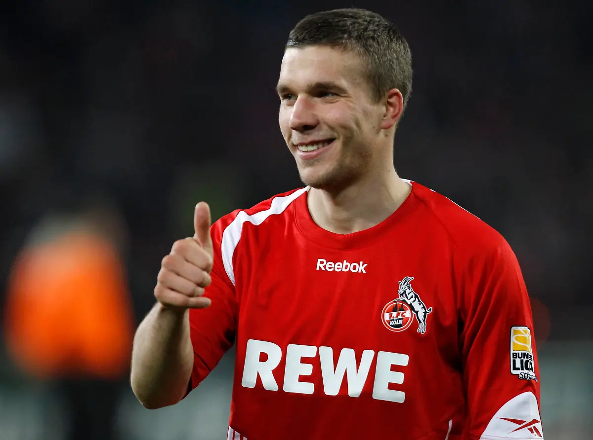 2010-04-16T205357Z-01-WR25-RTRMDNP-3-SOCCER-GERMANY-JPG8726530135063690834