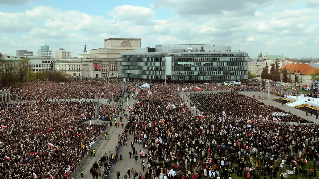 APTOPIX-Poland-President-Plane-Crash-FOS117-jpg1292599137486502409