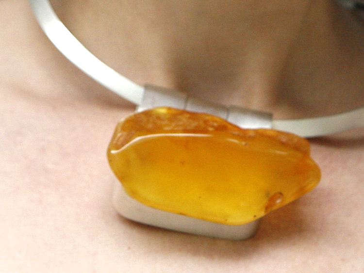 Der als Schmuck begehrte Bernstein ist bis zu 260 Millionen Jahre alt.