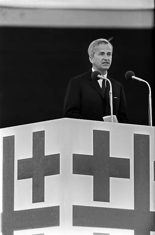 2qbo0440-jpg996464193975968021